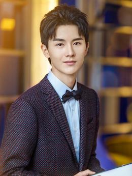 （杨泽饰演）