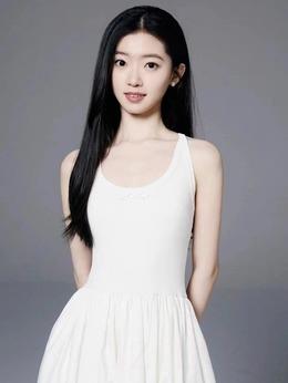 郑巧巧（贾笑涵饰演）